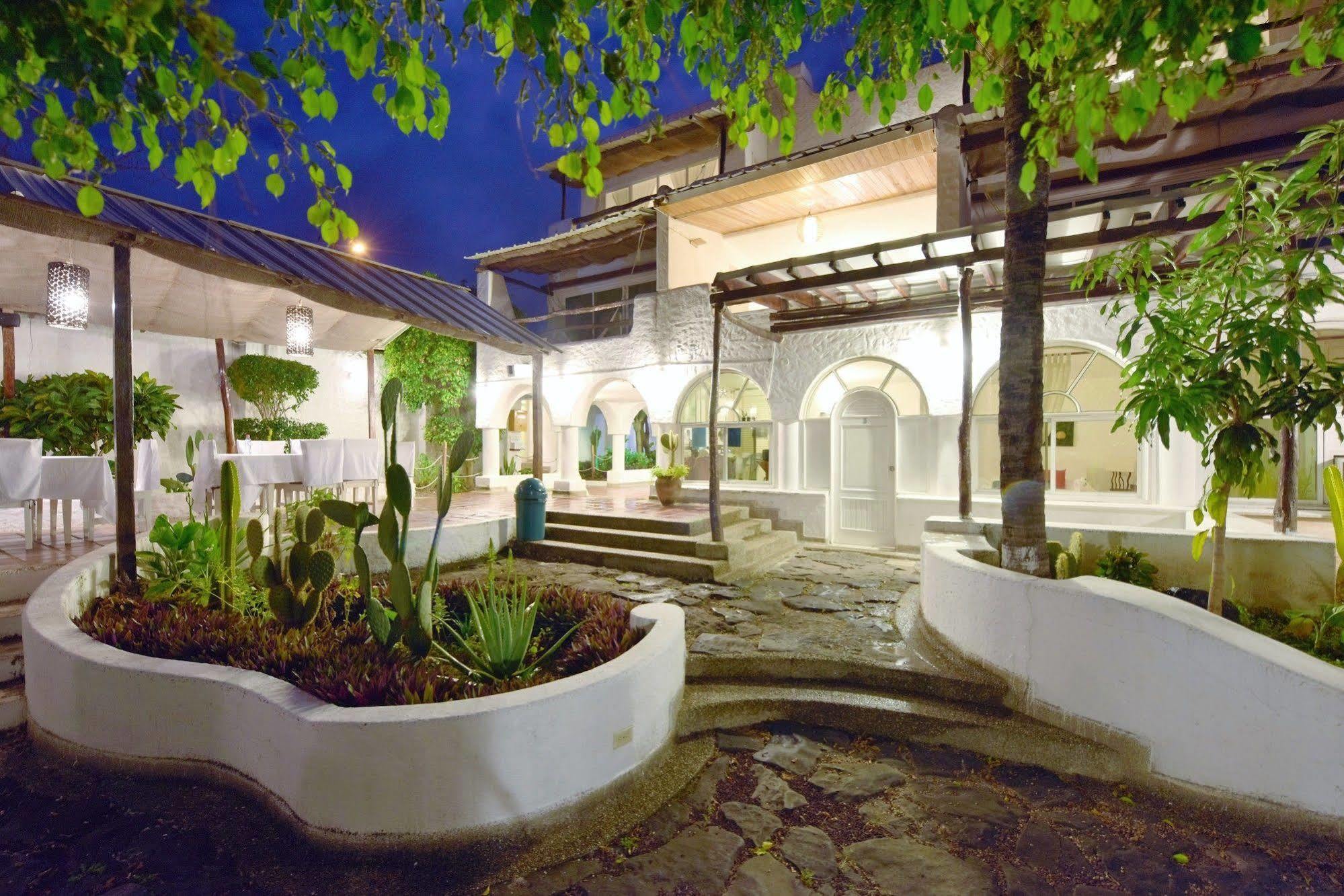 Casa Opuntia Panzió Puerto Baquerizo Moreno Kültér fotó